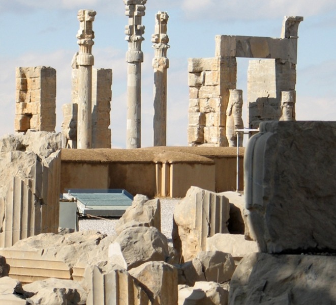 achaemenid architecture is especially distinguished by