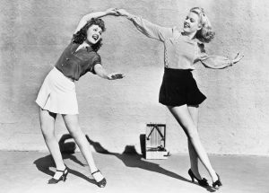 How Women Dress for Other Women 2 030620-11-Women-Fashion