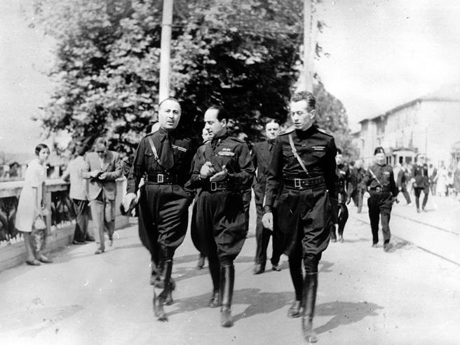 Fascist Paramilitaries Blackshirts And Brownshirts