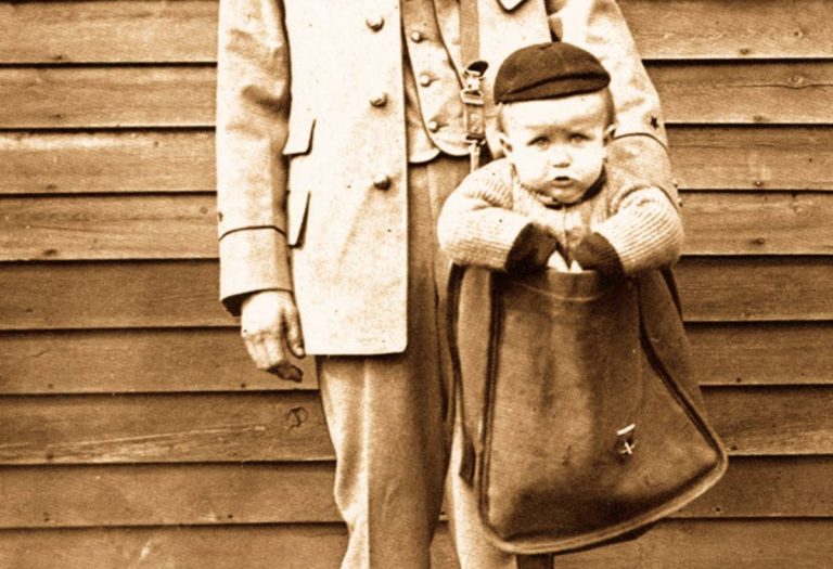 062020-48-History-Post-Office-Children