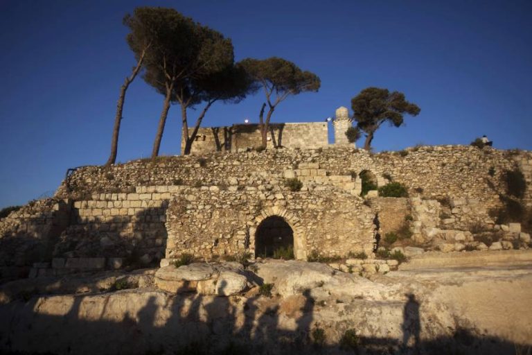 062620-01-Museum-Antiquities-Looting