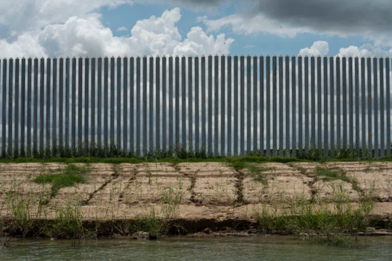 070420-10-Trump-Border-Wall-Immigration