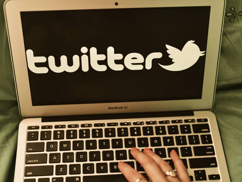 072020-01-Twitter-Social-Media-Politics