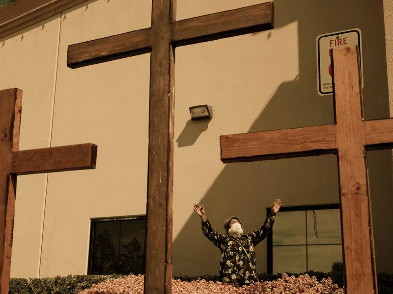 081120-07-COVID-Religion