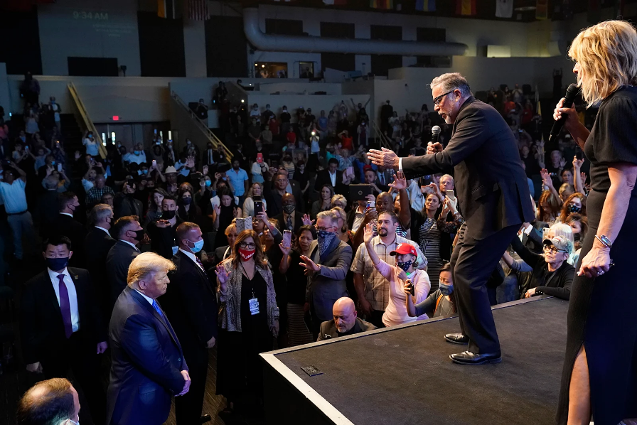 Trump Leaves Presbyterians and Becomes 'Non-Denominational' Christian 3 Trump Leaves Presbyterians and Becomes 'Non-Denominational' Christian