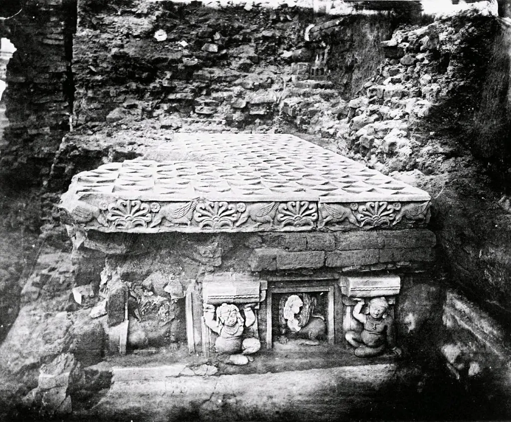 Diamond throne at excavation