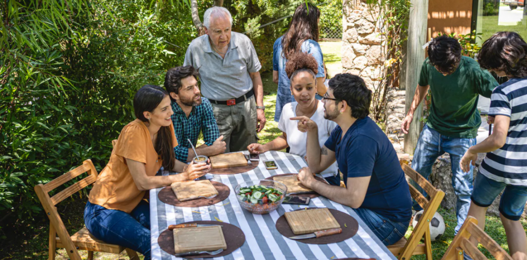 Fighting Information Fatigue with 'Constructive Arguing'