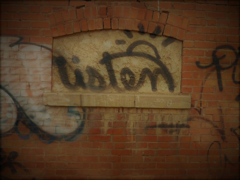 010121-09-Communication