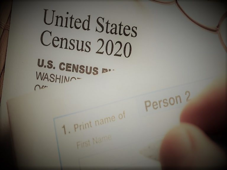 042721-25-Politics-Census