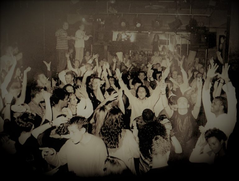 DatintNowV80s-WillBail02