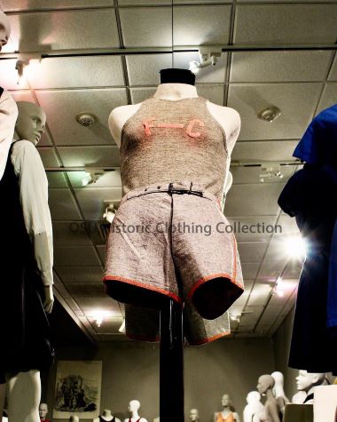 Australian Art Capri Leggings Indigenous Aboriginal Mid Waist & Calf Length  Pants White at  Women's Clothing store