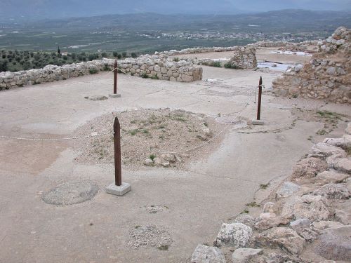 Hellas: A History of Movement and Life in the Melting Pot of Ancient Greece 37 Hellas: A History of Movement and Life in the Melting Pot of Ancient Greece