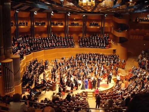 The Magic of Live Music: Why Performances Move Us 2 A performance of Gustav Mahler's Eighth Symphony in the Kölner Philharmonie