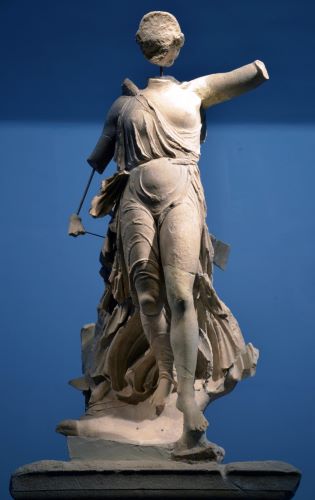 The Ancient Hellenistic Nike: 'Winged Victory' of Samothrace 11 The Ancient Hellenistic Nike: 'Winged Victory' of Samothrace