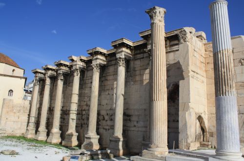 An Historical Overview of Athens: Ancient Settlement to Democracy to Modern Independence 9 An Historical Overview of Athens: Ancient Settlement to Democracy to Modern Independence