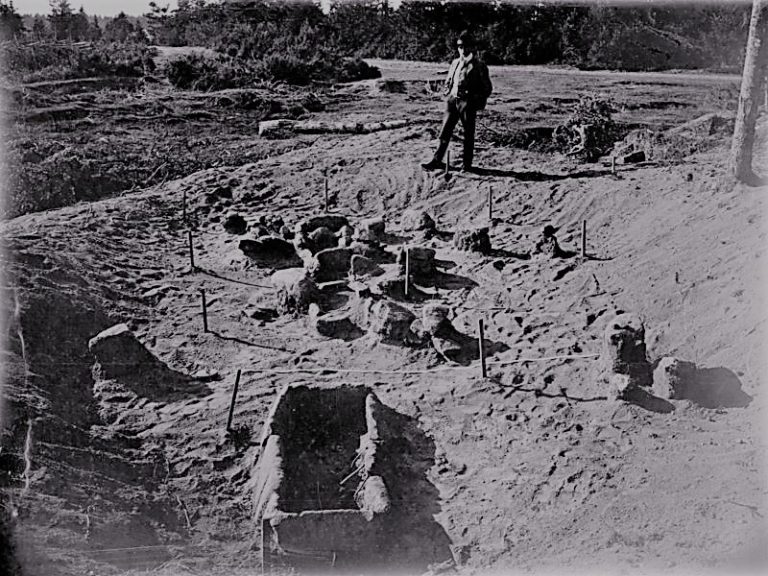 010122-07-History-Archaeology