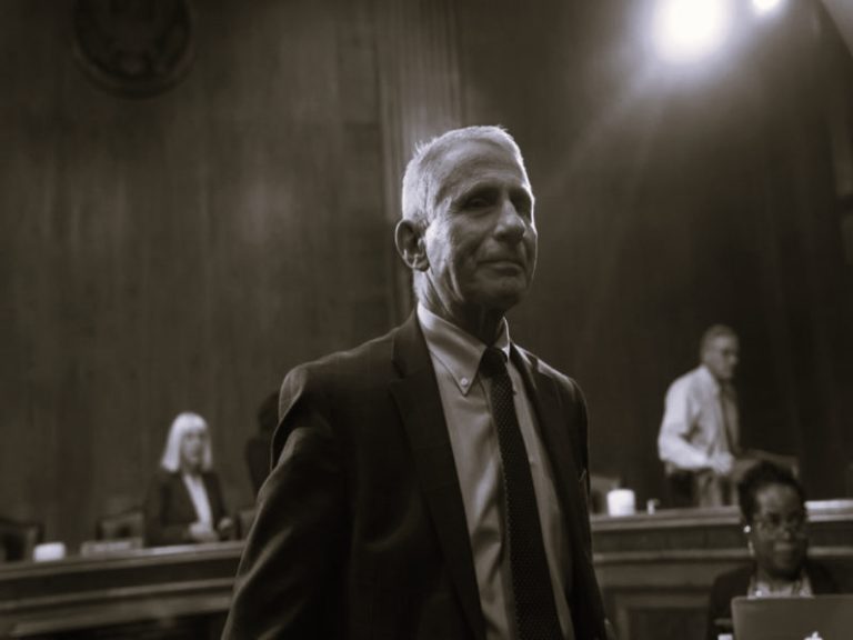 013122-08-Social-Media