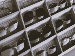 A Complete Handbook For Picking Your Eyewear 6 PickingEyewear-HannahMadison01