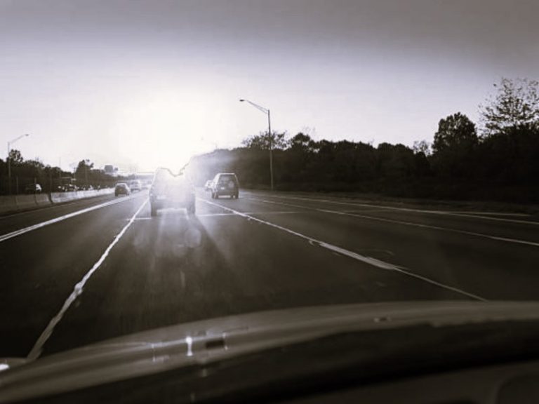 DrivingSunGlare-SahzadiSarah01