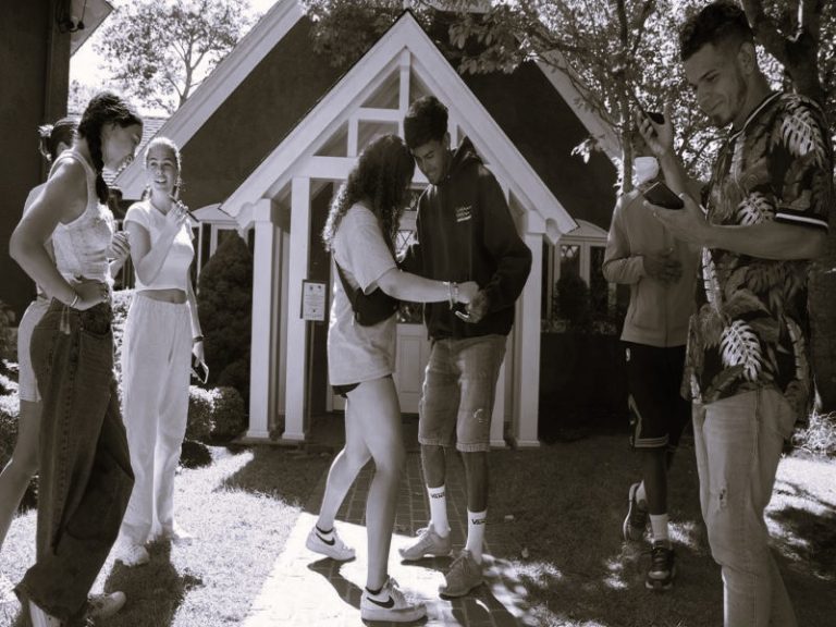 100922-57-Immigration