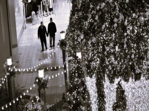 Consumers Are Cutting Back on Holiday Gift Purchases with Higher Inflation 20 110922-19-Economy