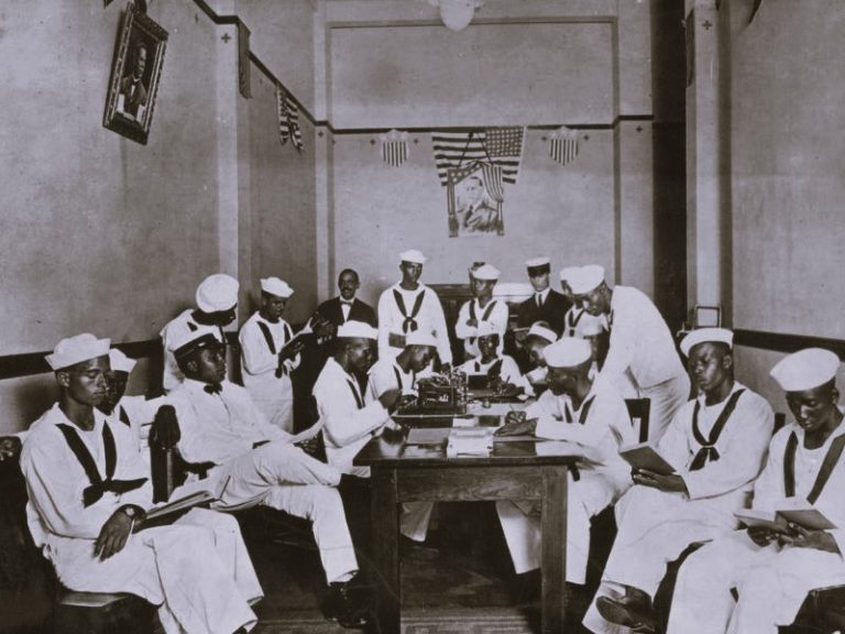 112022-27-History-Politics