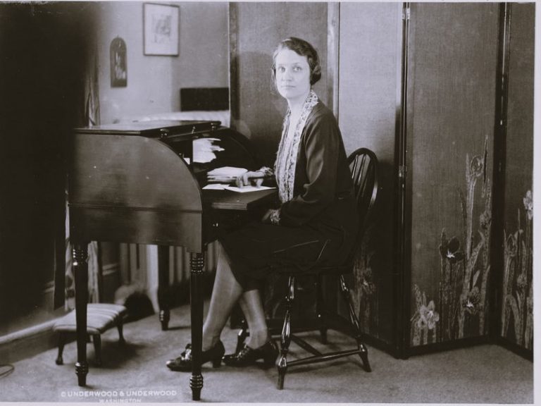 112822-65-History-Women