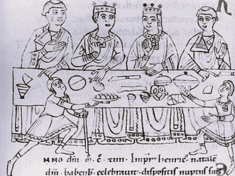 113022-95-History-Women