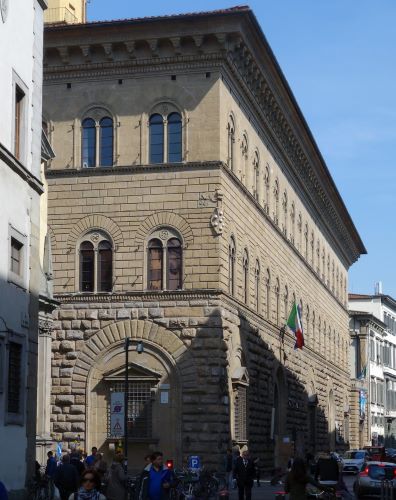 Michelozzo, Medici Palace