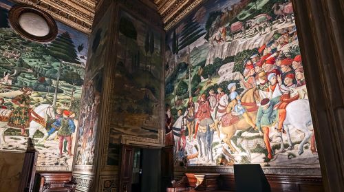 Benozzo Gozzoli, frescoes on the south and west walls, Magi Chapel, 1459, Medici Palace