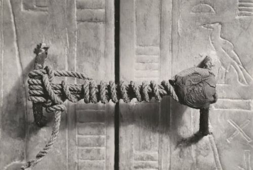 Unlocking Eternity: Howard Carter and the Discovery of Tutankhamun’s Tomb 5 Unlocking Eternity: Howard Carter and the Discovery of Tutankhamun’s Tomb