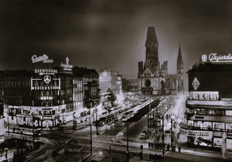 American Narratives of Berlin in Twentieth-Century Literature 41 121922-07-History-Literature