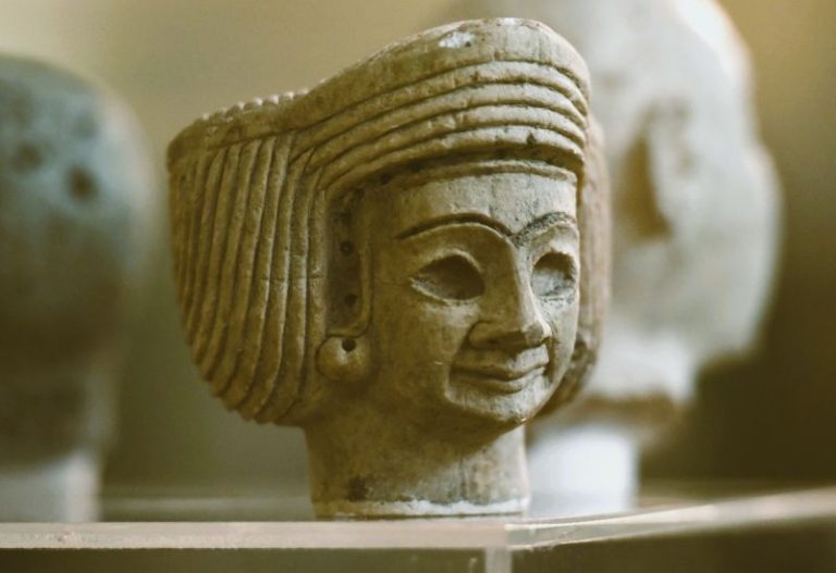 Oikos Model: The Family in Ancient Mesopotamia 15 OikosFamily01