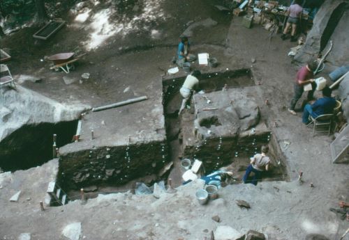 The First Americans: Humanity's First Steps into the North American Continent 17 The First Americans: Humanity's First Steps into the North American Continent