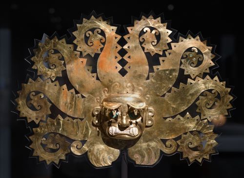 Moche Octopus Headdress: Art and Metalworking in Ancient Peru 16 Octopus Frontlet, Moche (La Mina), 300–600 C.E.