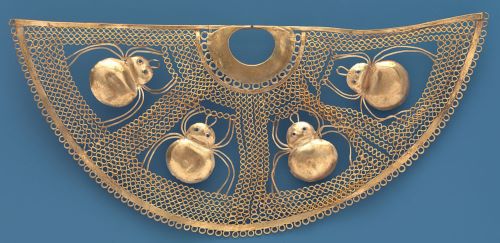 Moche Octopus Headdress: Art and Metalworking in Ancient Peru 19 Salinar (?) culture, Nose Ornament with Spiders, 1st century B.C.E.