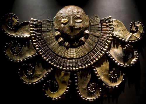 Moche Octopus Headdress: Art and Metalworking in Ancient Peru 24 Metal pectoral, found in tomb of Lord of Sipan, Lambayeque, Chiclayo, Peru