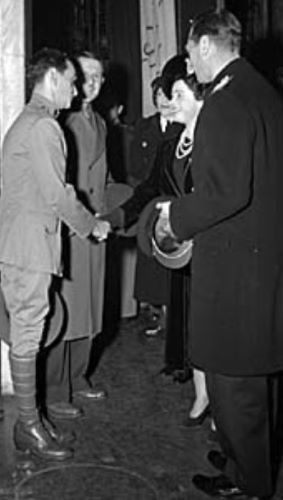'This Is the Army': Irving Berlin Raising Money for the Troops during World War II