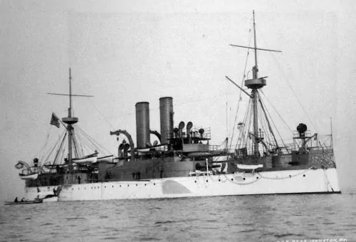 Starboard bow view of USS Maine, 1898