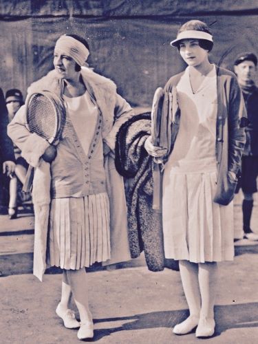 Women in Sports in the 20th Century: A Heritage of Restriction and Mixed Messages 2 Women in Sports in the 20th Century: A Heritage of Restriction and Mixed Messages