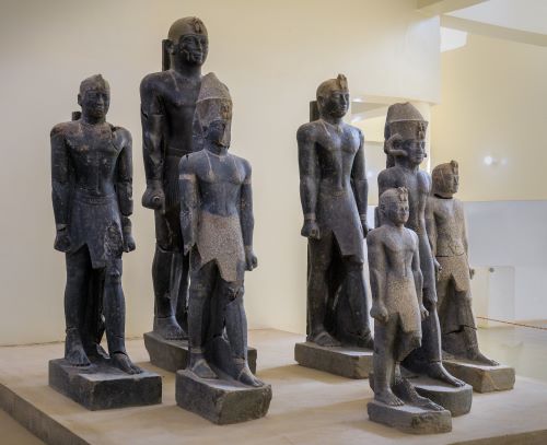 The Fertile Black Land: Tracing the History of Ancient Egypt 2 The Fertile Black Land: Tracing the History of Ancient Egypt