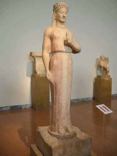 Dressed in Splendor: Textiles and Status in Archaic Greek Korai 2 Phrasikleia Korai, circa 550 BCE