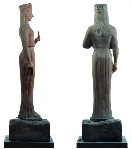 Dressed in Splendor: Textiles and Status in Archaic Greek Korai 10 Funerary statue of Phrasikleia