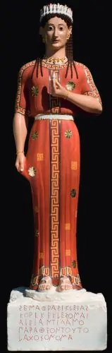 Dressed in Splendor: Textiles and Status in Archaic Greek Korai 11 Funerary statue of Phrasikleia