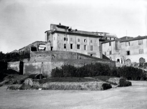 Advantageous Apotheosis: The Flavian Myth of Claudius as Nero’s Divine Stepfather 4 Advantageous Apotheosis: The Flavian Myth of Claudius as Nero’s Divine Stepfather