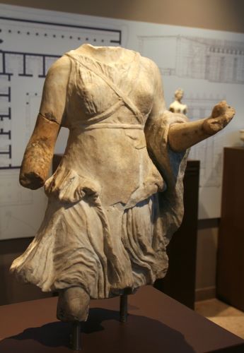 Statue of Artemis Kynigetis