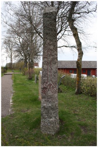 Ragnarok in Pictures: Myth on Stone and Tapestry in Viking Age Iconography 29 Ragnarok in Pictures: Myth on Stone and Tapestry in Viking Age Iconography