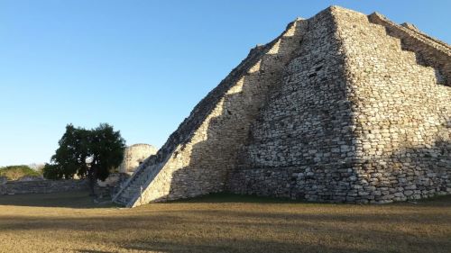 Mayapan: What Ended This Hub of Ancient Maya Life? 5 Mayapan: What Ended This Hub of Ancient Maya Life?
