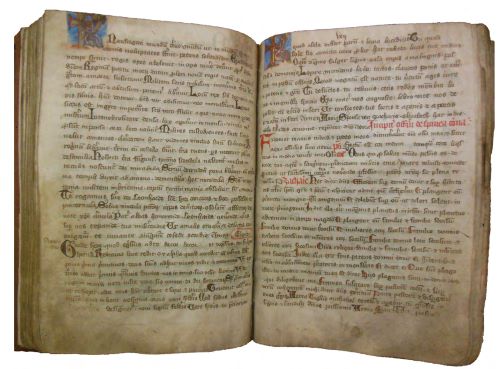 Binding Lips: The Act of Kissing Relics and Manuscripts in the Medieval Era 65 Binding Lips: The Act of Kissing Relics and Manuscripts in the Medieval Era