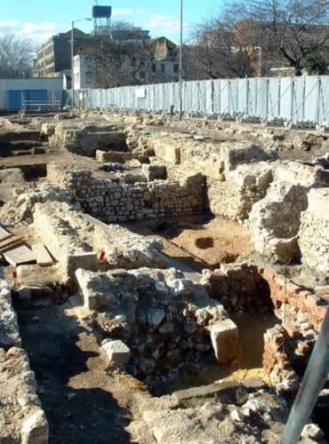 Bermondsey Abbey (Cluniac House) archaeological dig, viewed from Tower Bridge Road